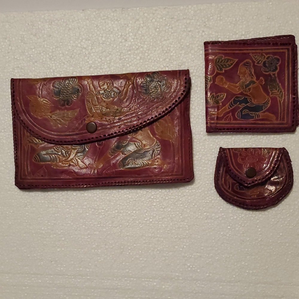 Vintage Embossed Hand-Tooled Geniune Leather Purse/Clutch Wallet Set